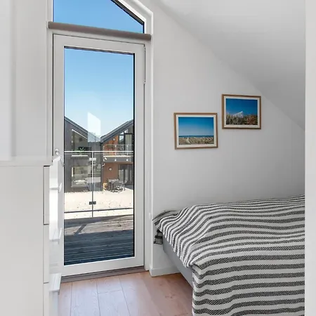 Apartment Kysthusene, Lejl, 27